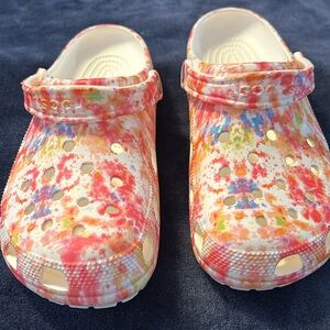 Crocs Unisex M10 W12 Classic Clog Tie Dye Zing Multi  new without tag